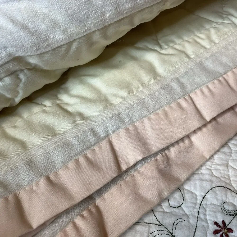 Vtg Handstitched Quilt Multicolor Dresden Plate approx. 96” x 80” w/ Border